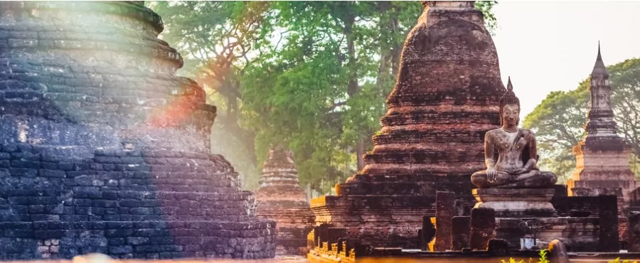 Tailândia Budista e Histórica — a Essência Da Terra Dos Sorrisos