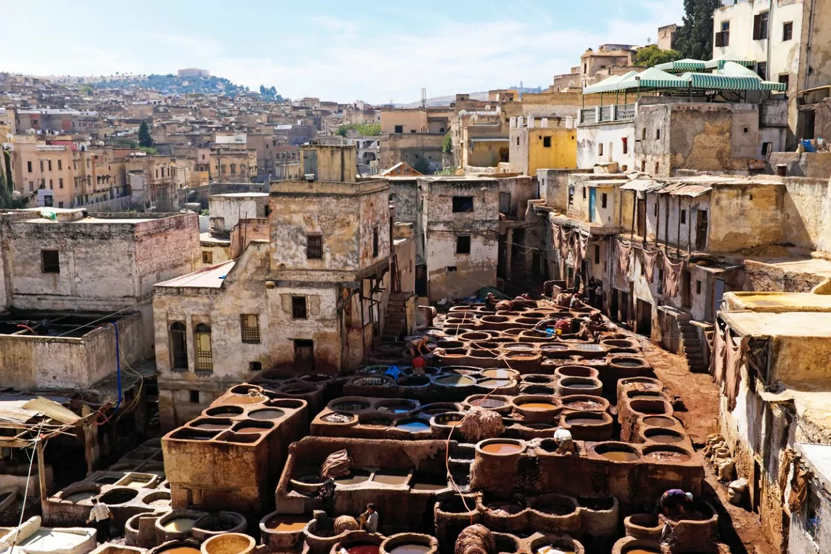 Local de tingimento de couro em Fez, Marrocos