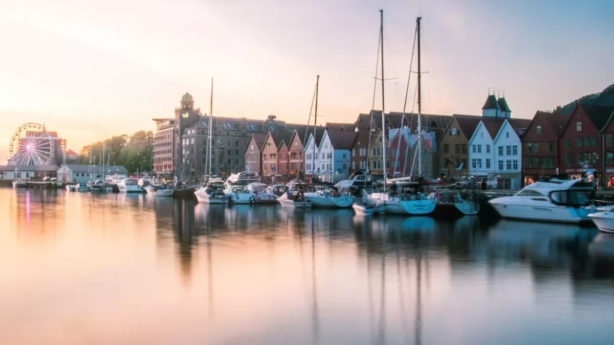 viagem-para-noruega-bryggen-wharf