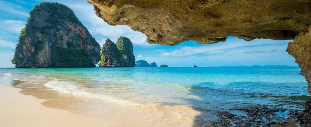 Melhores Praias da Tailândia — Nang Beach em Phi Phi