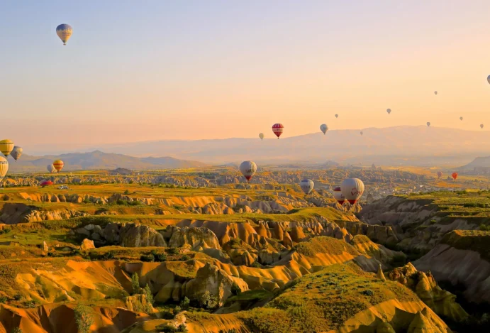 Imagem relacionada a: Viagem Para a Turquia Além de Istambul — Deserto, Piscinas Naturais e Arte