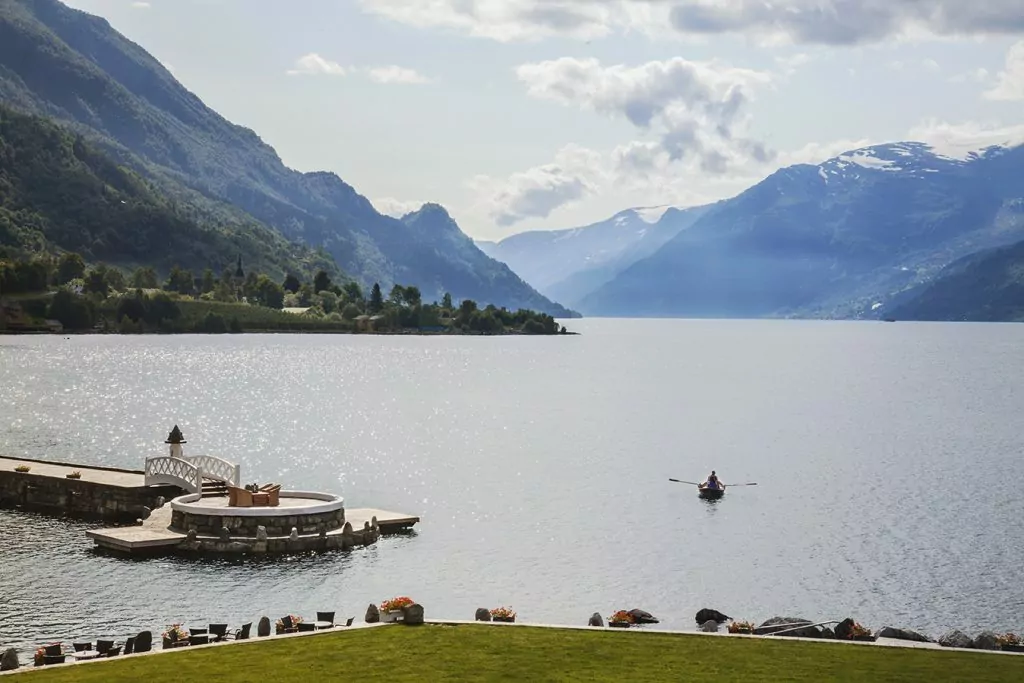 Paisagens nórdicas na Noruega — conheça a história do Hotel Ullensvang