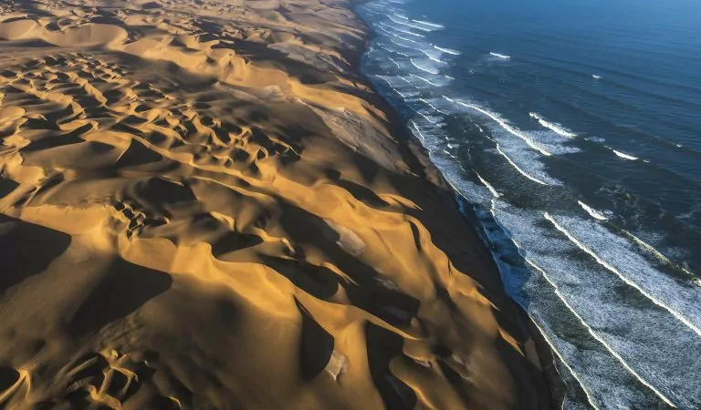 viajar-pela-namibia-aviao