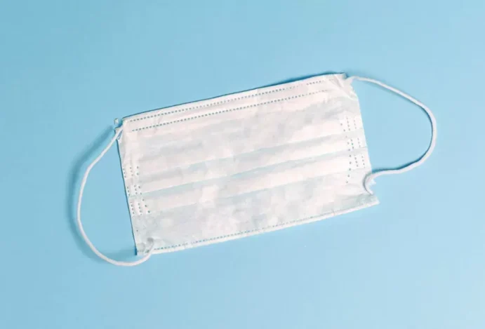 Qual a máscara ideal para viajar de avião?