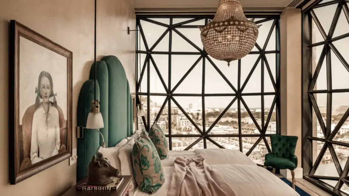 Imagem do quarto no The Silo Hotel.