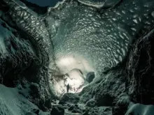 Ver mais: O que explica a relação dos islandeses com elfos e seres ocultos? Conheça as histórias que ajudam a contar a alma desse destino.