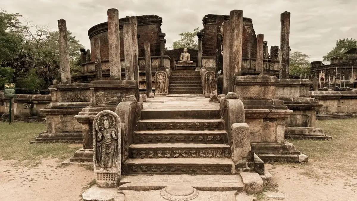 sri-lanka-polonnaruwa Imagem das ruínas em Polonnaruwa.