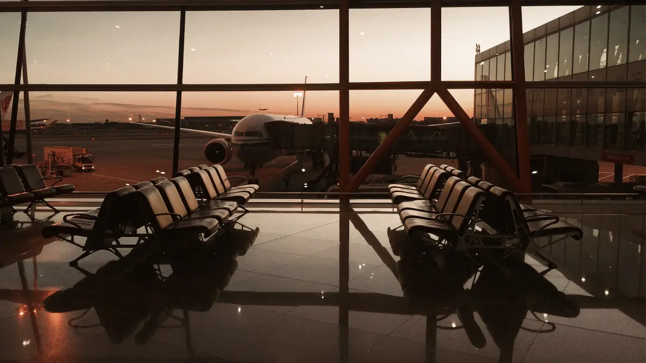 Do check-in ao desembarque: veja como reforçar sua segurança no aeroporto e aproveitar a viagem com mais tranquilidade.