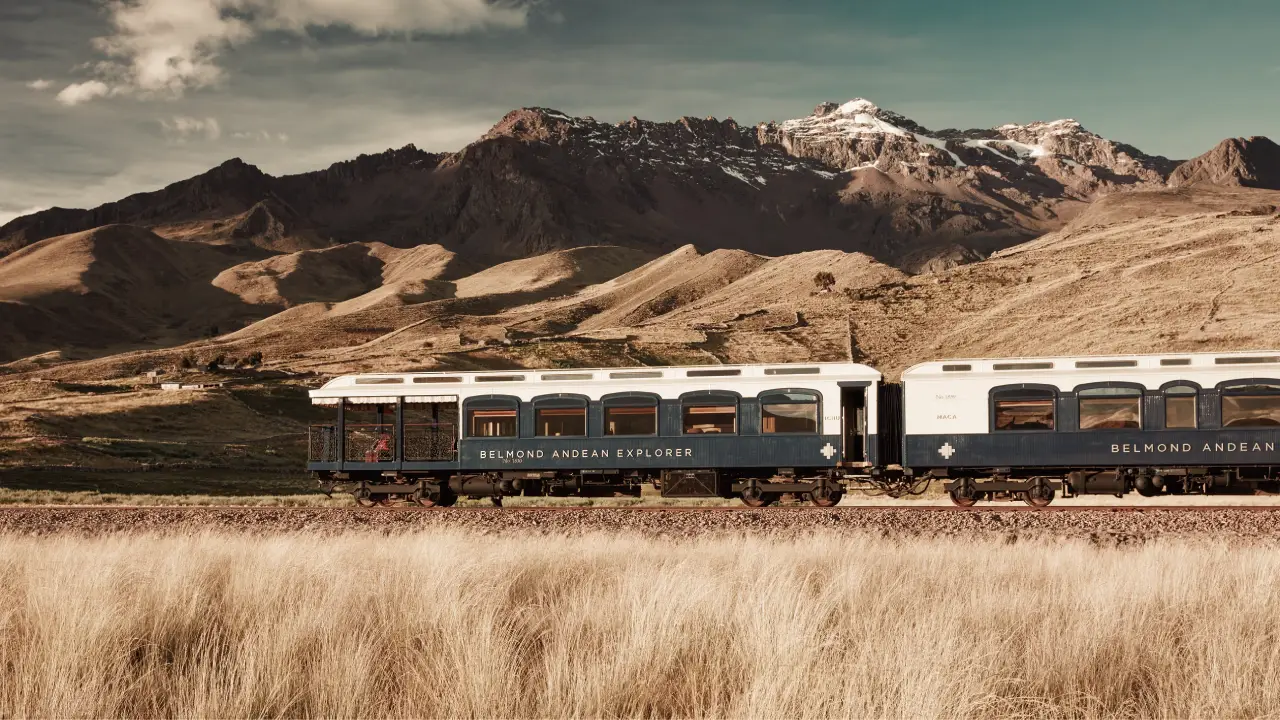 O Belmond Andean Explorer é o único trem de luxo com pernoite da América do Sul, cruzando uma das ferrovias mais altas do mundo entre Cusco, Titicaca e Arequipa. Conheça a rota, as paradas e as curiosidades por trás da viagem.
