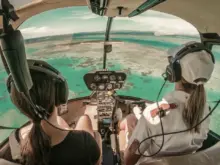 Ver mais: Miavana, na ilha de Nosy Ankao, Madagascar, só é acessível por helicóptero. Conheça o resort de 14 vilas com projeto de reintrodução de lêmures e um museu de curiosidades com ovo de ave-elefante extinta.