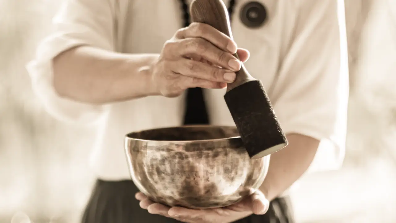 TIA Wellness Resort, à beira-mar de Da Nang, organiza sua cozinha e seus rituais em torno da filosofia chinesa do Wu Xing. Conheça o pioneiro do conceito “wellness inclusive” cercado por três patrimônios da Unesco.