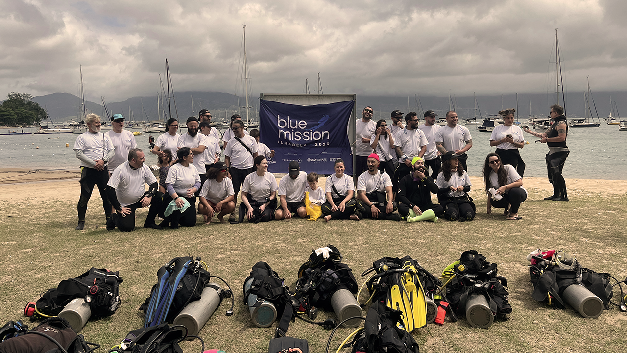 Trocamos as malas por mergulhadeiras! No dia 19 de setembro, a Terramundi esteve em Ilhabela para participar da Blue Mission, ação de limpeza de praias promovida pela OceanoSub, em parceria com a PADI, durante o World Cleanup Day.&nbsp; O dia começou com uma palestra sobre o impacto do lixo marinho e a importância da conscientização [&hellip;]