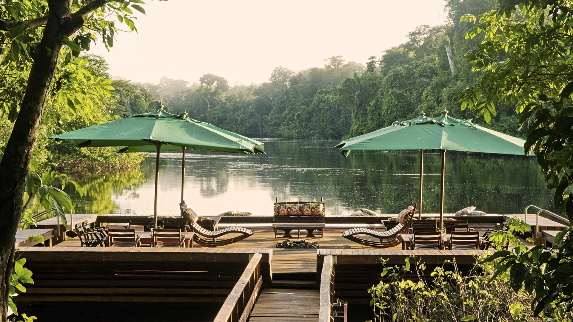 Único hotel brasileiro na lista Robb Report 2026, o Cristalino Lodge une luxo, ciência e conservação no coração da Amazônia. Conheça a história e saiba quando viajar.