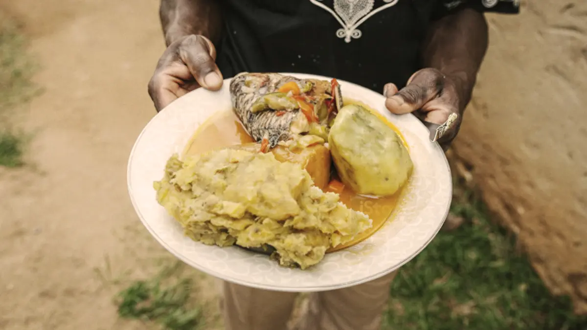 pratos-tipicos-uganda-luwombo Luwombo de peixe.