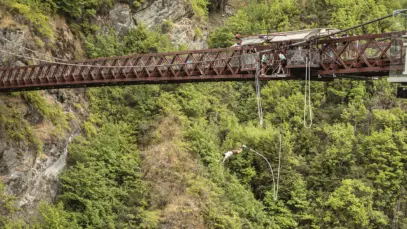 Bungee jump em Queenstown.