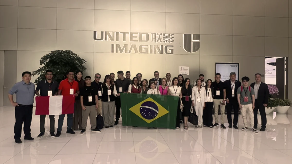 Grupo da missão corporativa na United Imaging.
