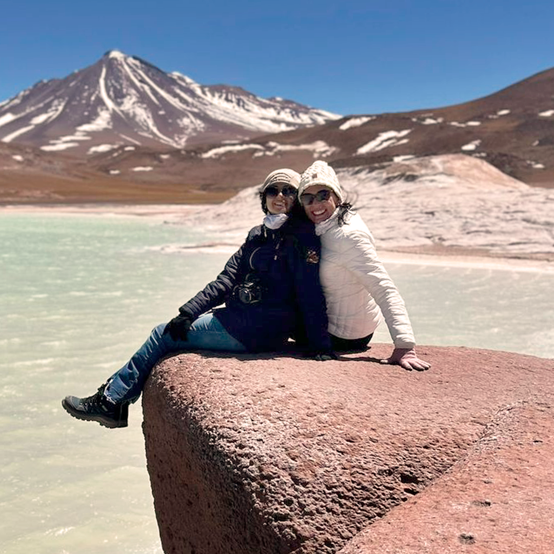 Luciana em viagem para o Deserto do Atacama com a filha Julia