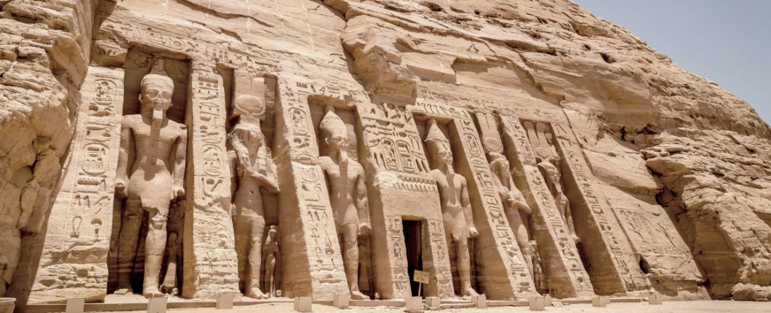 abu simbel egito antigo