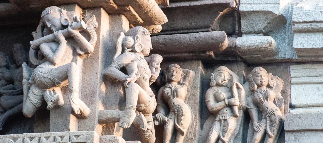india-kajuraho-esculturas