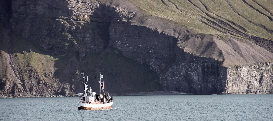 islandia-regiao-norte-barco