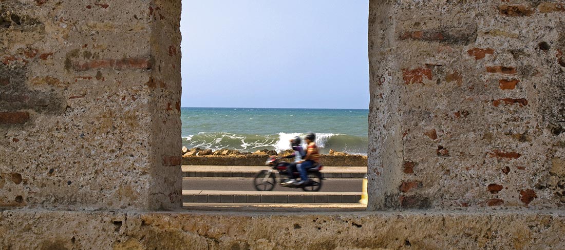 janela-mar-cartagena-colombia