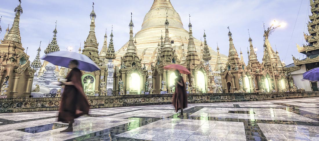 mianmar-estupa-monges