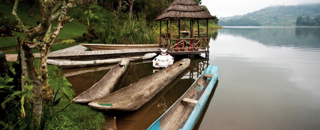 passeio canoa tradicional uganda