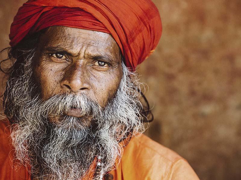 varanasi-india-homem