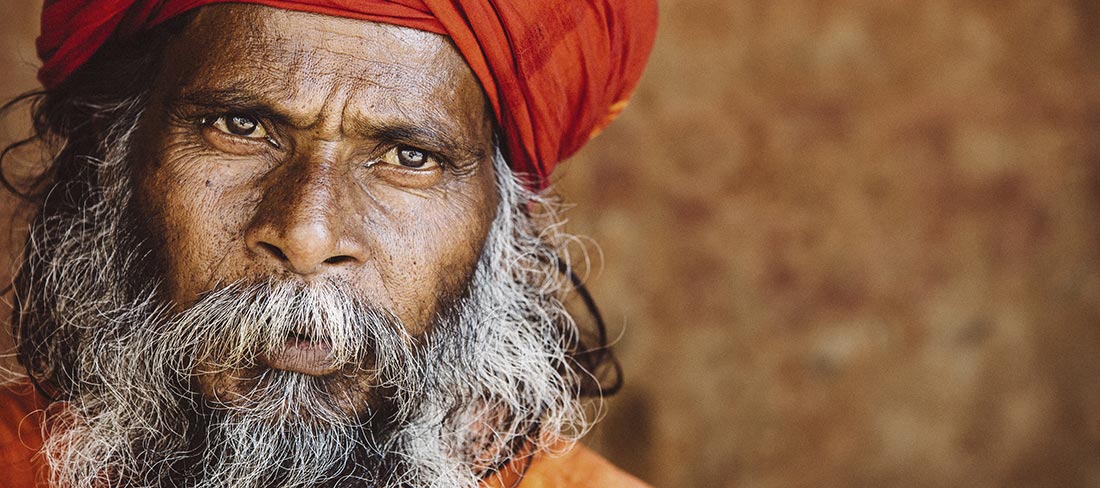 varanasi-india-homem